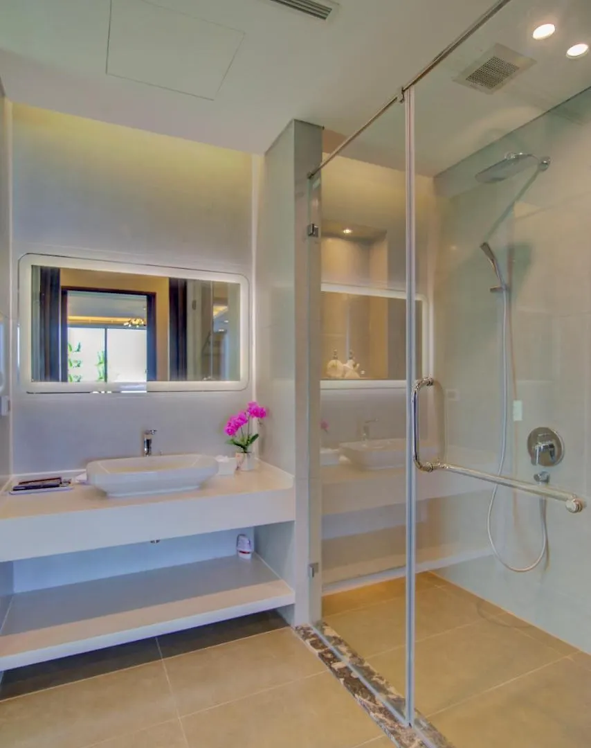 Villa 7 Bedrooms Beachfront Luxury Da Nang