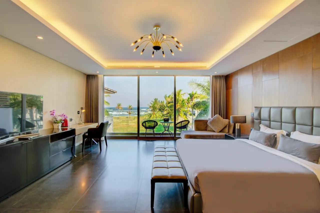 Villa 7 Bedrooms Beachfront Luxury Da Nang Vietnam